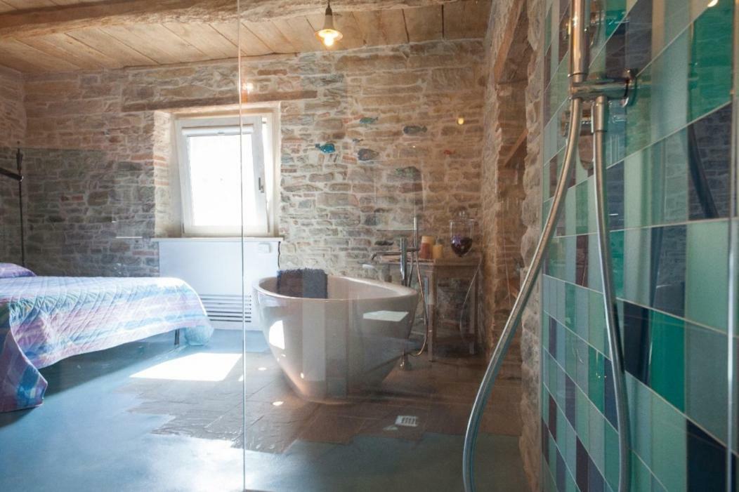 La Locanda Della Campanara Санта-София Экстерьер фото